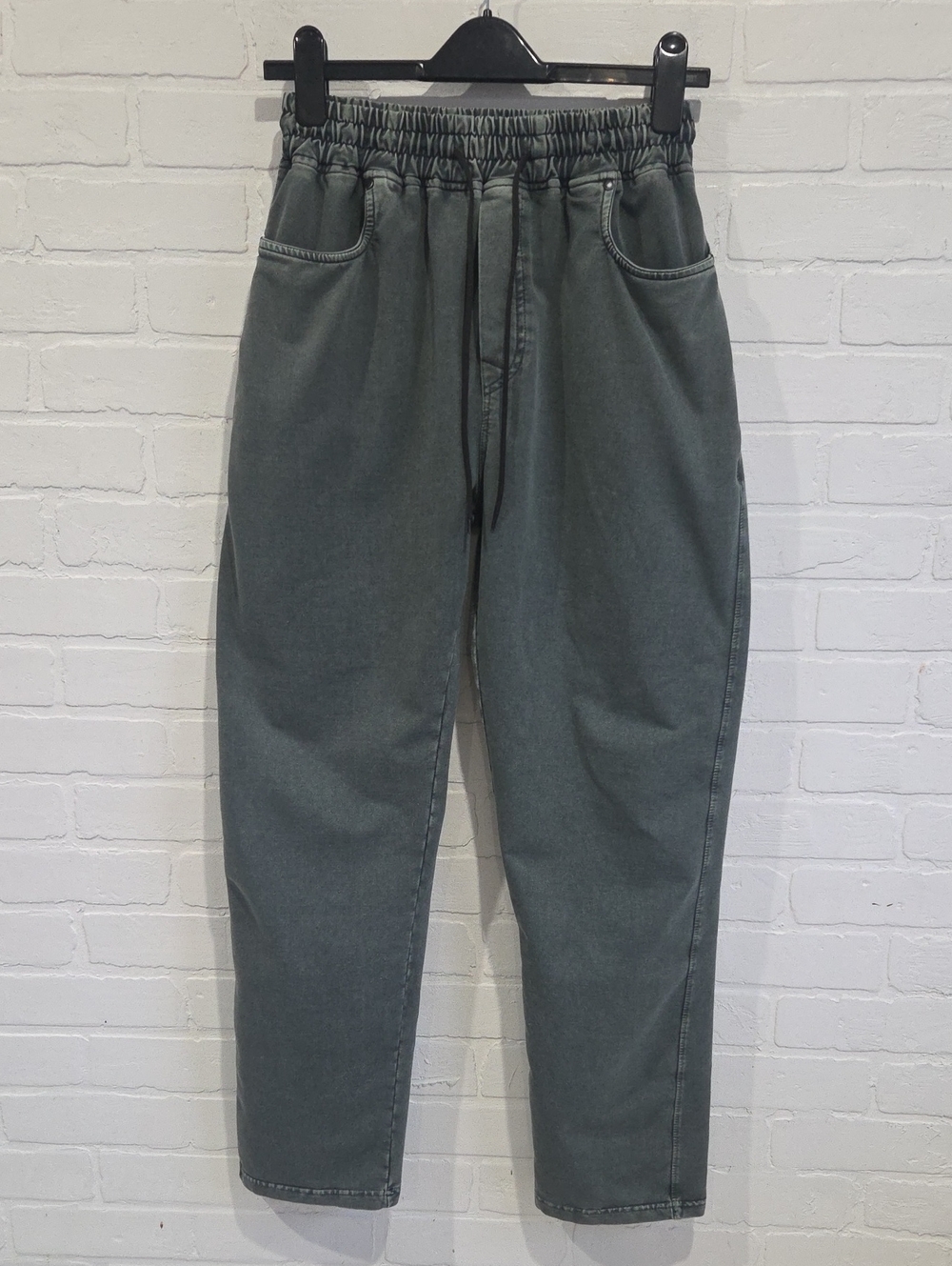 Levi's Men's Elastic-Waist Charcoal Joggers